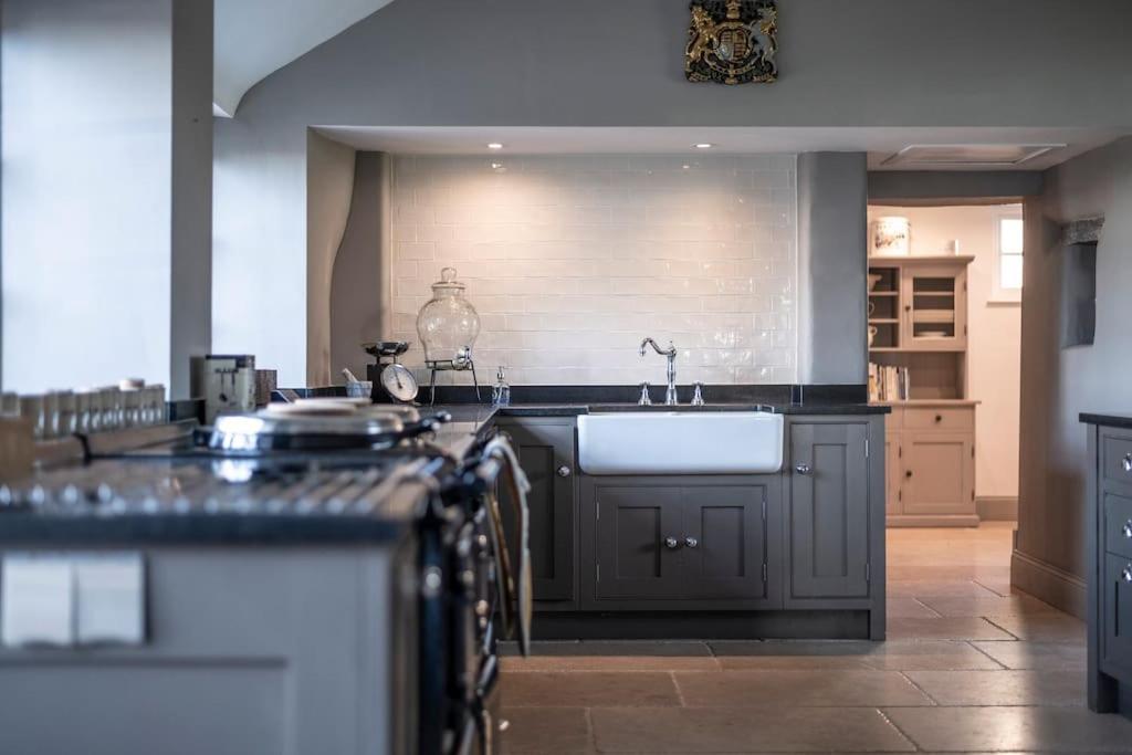 Georgian Country House -Panoramic Views -Sleeps 12 Ruthin Exterior foto