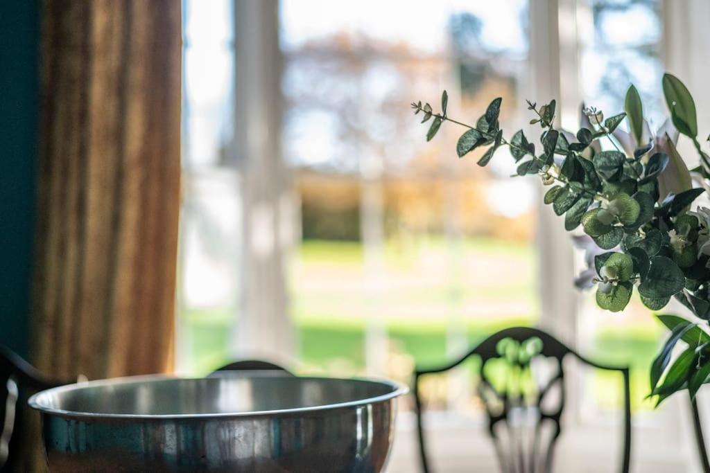 Georgian Country House -Panoramic Views -Sleeps 12 Ruthin Exterior foto