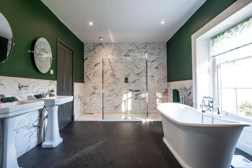 Georgian Country House -Panoramic Views -Sleeps 12 Ruthin Exterior foto